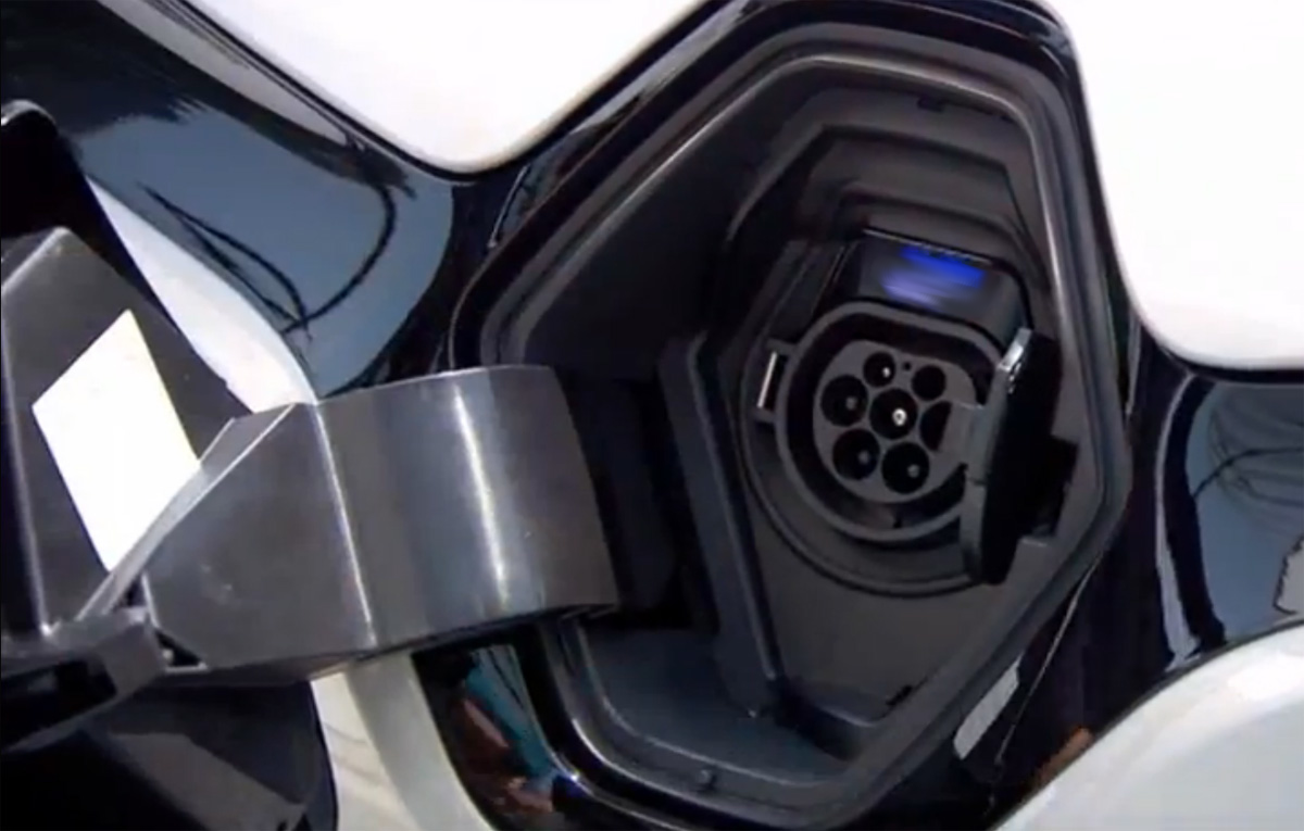 New plugs for HEV (Hybrid Electric Vehicles) ELECTRO PJP